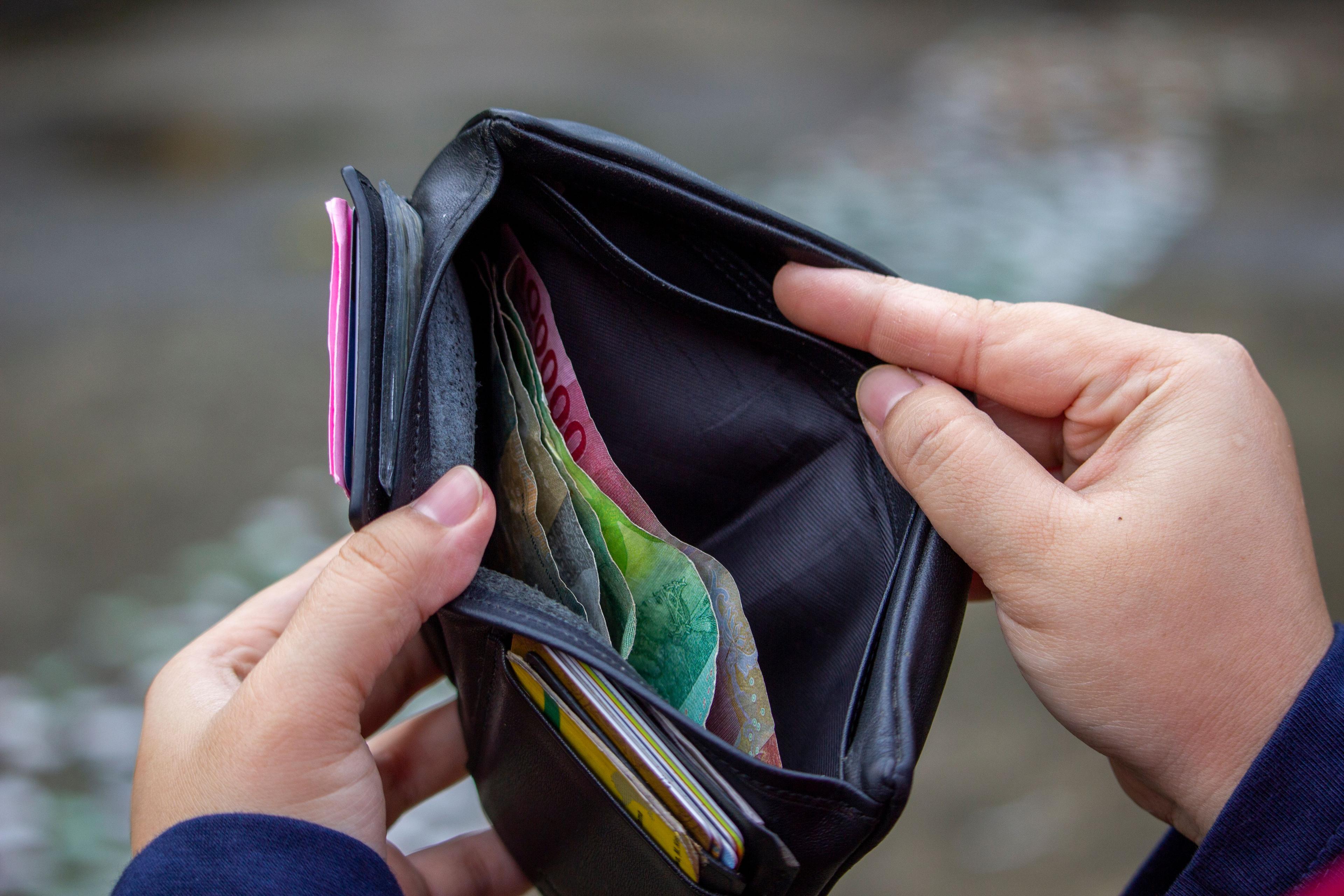 Dampak Rupiah Melemah bagi Pelaku Usaha Digital: Strategi Bertahan dan Adaptasi